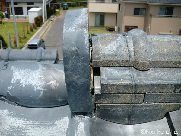 屋根の補修の様子
