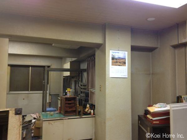事務所からデスクやキャビネットを撤去した後の様子。
