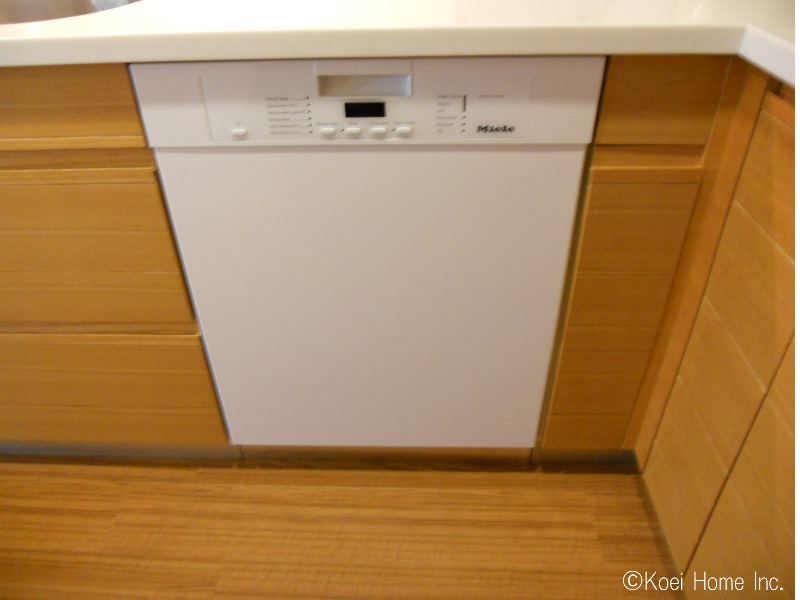 ＜設備交換工事＞
食洗機をミーレ社製のものへ交換しました。
設備類は御施主様に御支給いただいたものです。